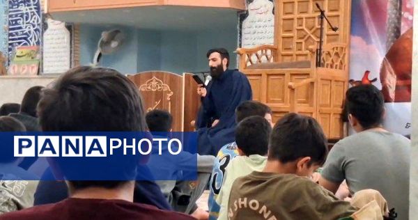 اعتکاف دانش آموزی در کاشمر