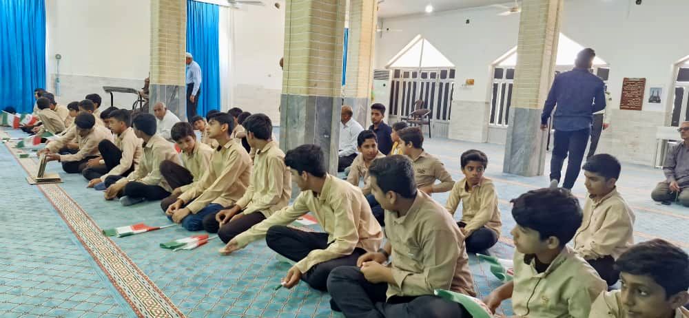 حضور پرشور دانش‌آموزان پیشتاز سیریکی در صف اول نماز جمعه