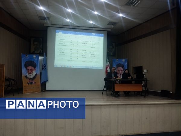 اولین جلسه انجمن اولیا و مربیان دبیرستان فرزانگان ۵ مشهد