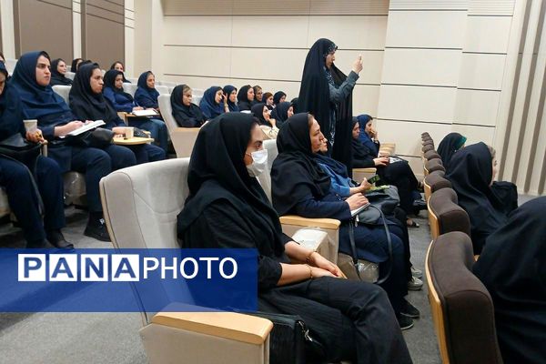برگزاری کارگاه آموزشی پیشگیری از سرطان‌های شایع بانوان به‌مناسبت هفته فرهنگی در شهرستان ملارد 