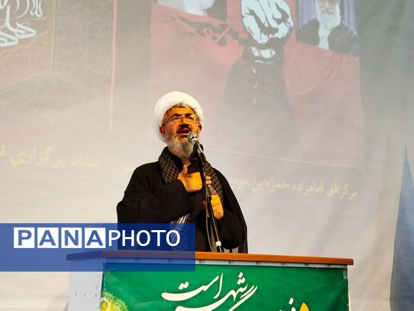 نماز جمعه در کاشمر 