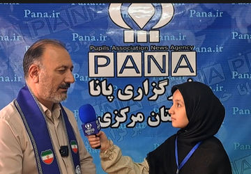مجلس دانش‌آموزی پل ارتباطی بین دانش‌آموزان و مسئولین است