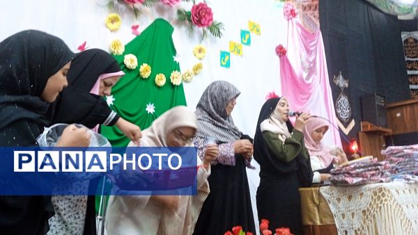 تجلیل از مادران شهید روستا در آیین روز مادر حسینیه علی اکبری فدافن 