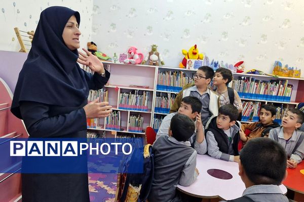هفته کتاب و کتابخوانی در مدارس ناحیه دو شهرری 