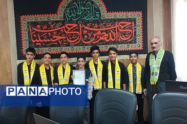 نشست صمیمی مدیر و معاون پرورشی ناحیه 4 شیراز با مربیان، پیشتازان و خبرنگاران پانا