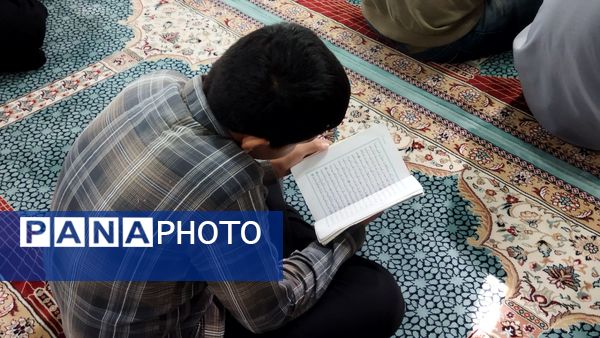 انس با قرآن در دبیرستان شاهد ابوذر غفاری 