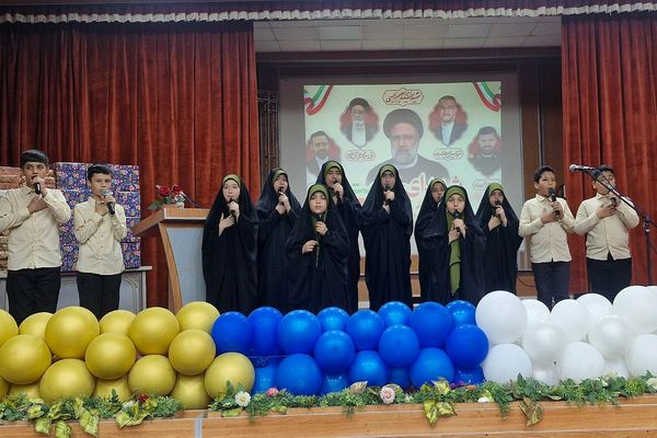 آیین تقدیر از مشاوران و رابطین مشاورین در قرچک