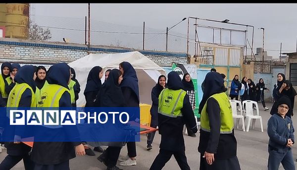 برگزای بیست و ششمین مانور سراسری زلزله و ایمنی در دبیرستان دخترانه متوسطه اول شهید عباسی 