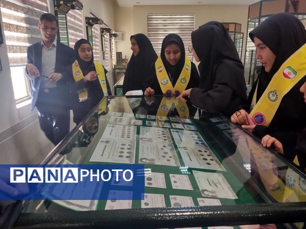 هفته کتاب خوانی در آرامگاه شهید مدرس