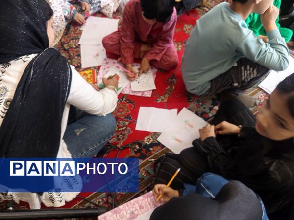 برپایی غرفه کودک در نماز جمعه کاشمر