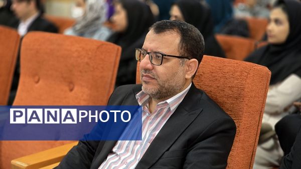 تجلیل از مقام‌آوران کشوری معلمان و دانش‌آموزان پژوهنده شهرستان نظرآباد