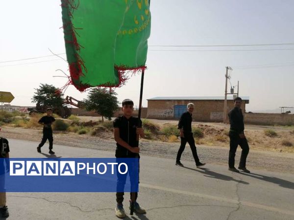 حضور پررنگ کودکان و نوجوانان روستای نقاب در همایش بزرگ عاشورای حسینی