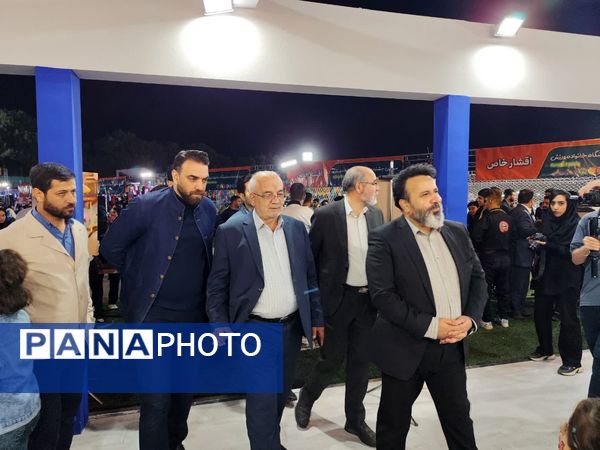 بازدید رئیس شورای شهر و معاون فرهنگی و اجتماعی شهرداری مشهد مقدس از غرفه منطقه ۱۰ در جشنواره خانواده ورزش 