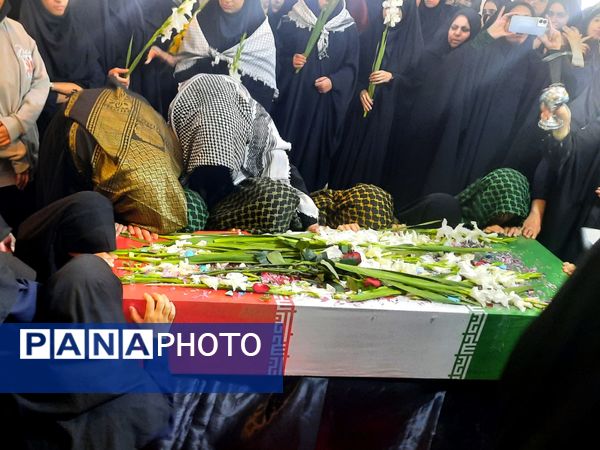 تشییع شهید گمنام در دبیرستان دخترانه شاهد قهرمان ایزدی ناحیه 3 شیراز