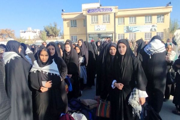 اعزام دانش‌آموزان دبیرستان‌های دخترانه شهرستان شیروان دوره متوسطه دوم به اردوری راهیان نور مناطق جنوب کشور