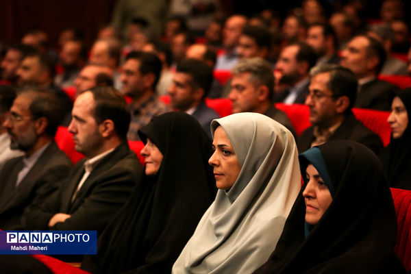 دیدار رییس‌جمهور با فرهنگیان و دانشجو معلمان