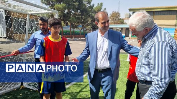 افتتاح زمین چمن مصنوعی دبیرستان اندیشه شاهد منطقه ۱۶