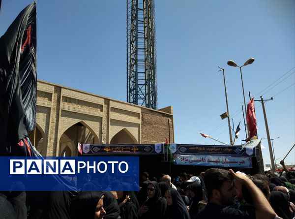 برپایی موکب سازمان دانش‌آموزی و رادیو پانا خراسان جنوبی در مسیر پیاده‌روی جاماندگان اربعین 