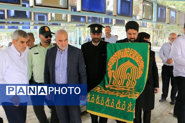 مراسم زیر سایه خورشید و غباروبی ضریح مطهر بی بی سکینه خاتون(س) در بخش صفادشت ملارد