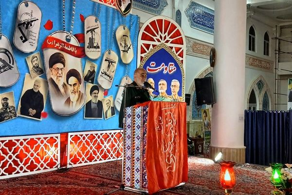 حاج قاسم سلیمانی یک مکتب زنده و الهام‌بخش است