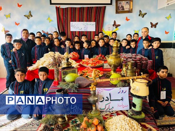 مراسم بزرگداشت ولادت حضرت فاطمه (س) و روز مادر در آموزشگاه پسرانه علاقبندنیا