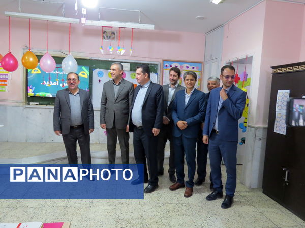 نواختن زنگ اول مهر در مدرسه شهدا فرهنگی 