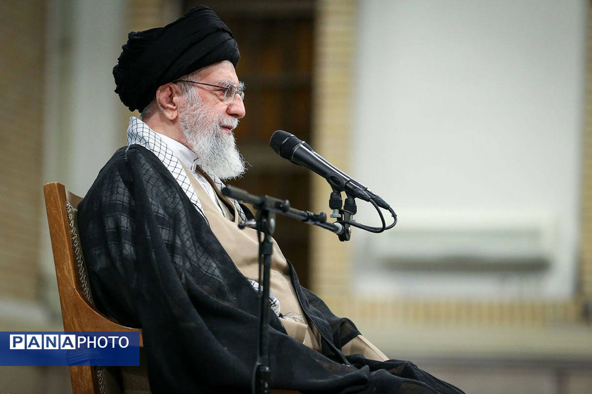 جمعی از معلمان کشور فردا با رهبر انقلاب دیدار میکنند