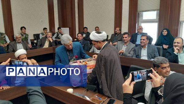 نشست ویژه شورای اداری شهرستان تربت حیدریه به مناسبت هفته معلم 