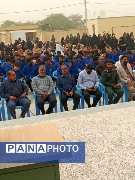 دانش آموزان امروز پرچم داران استقلال و عزت فردا 