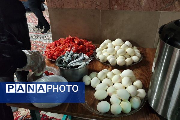 در اغنای دل‌ها هنرستان موفقیان اسلامشهر میزبان آیین فاطمیه و سفره احسان بانوی نور بود