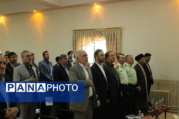 جلسه‌ شورای اداری با حضور استاندار در اداره آموزش‌و‌پرورش شهرستان‌بن 