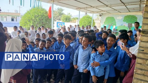 بزرگداشت روز دانش‌آموز در مدرسه شهید مطهری مارم