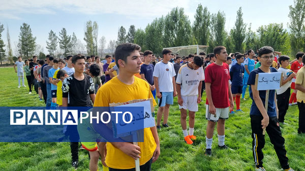 برگزاری آیین فعالیت‌های ورزشی درون مدرسه‌ای دبیرستان نمونه دولتی پژوهش آشخانه 