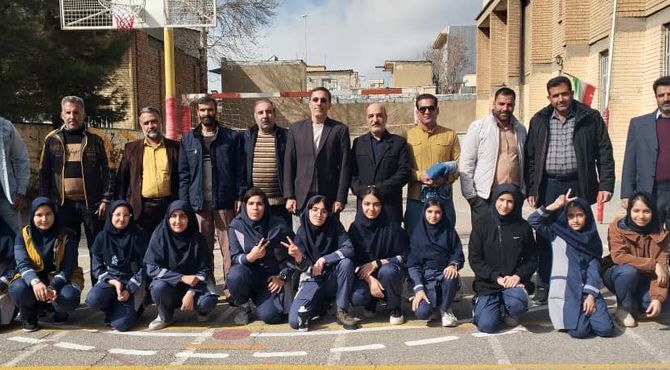 اجرای باشکوه برنامه‌های دهه فجر در دبیرستان شاهد دوره اول بروجرد؛ تجلی همبستگی و انقلابی‌گری  