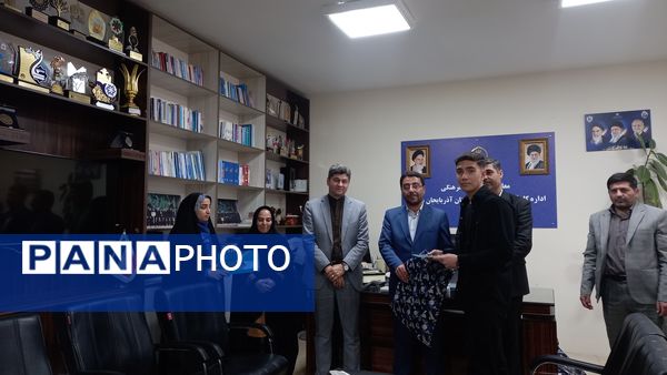 اولین نشست نمایندگان مجلس دانش‌آموزی آذربایجان شرقی با معاون پرورشی و فرهنگی استان