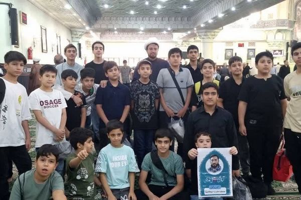 حضور دانش‌آموزان و فرهنگیان ناحیه دو شهرری در نماز جمعه 