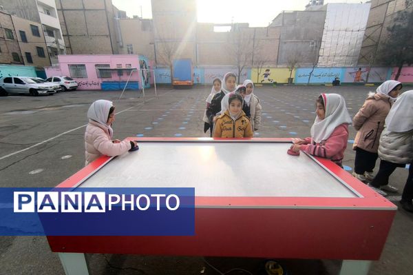 شهربازی مدرسه‌ای در دبستان عمار رباط‌کریم