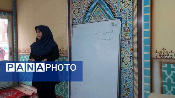جلسه آموزش خانواده در دبیرستان میرزا جعفر سروقد مشهد مقدس 