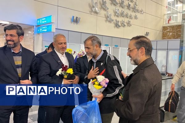 مراسم استقبال از نخستین کاروان عمره‌گزاران دانش‌آموزی با حضور مدیرکل آموزش و پرورش شهرستان‌های استان تهران