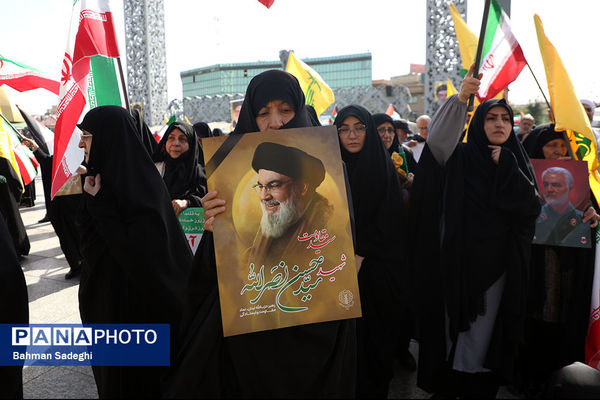 تجمع محکومیت ترور سید حسن نصرالله و قدردانی از عملیات وعده صادق ۲ در میدان امام حسین(ع)