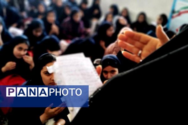 مراسم به مناسبت ایام فاطمیه در دبیرستان پروین اعتصامی اسلامشهر