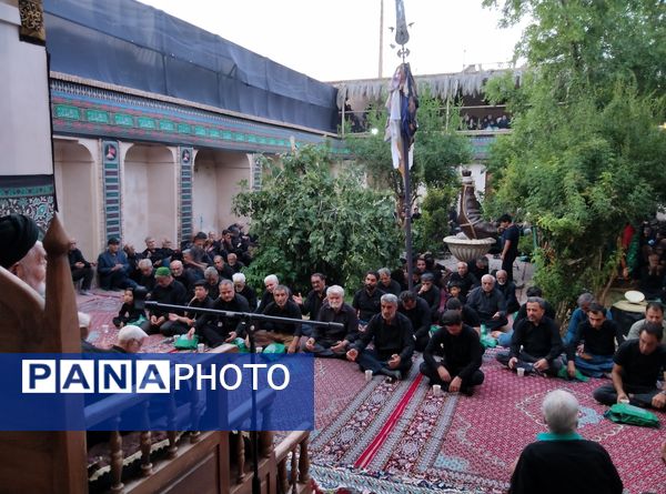 اقامه عزای سنتی در حسینیه گود بیرجند با قدمت ۱۰۰ ساله