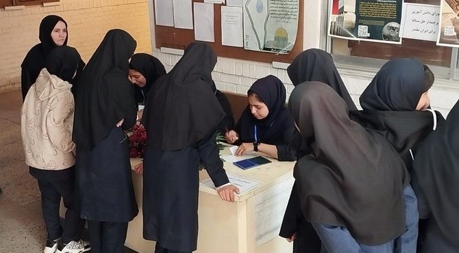  انتخابات شورای دانش آموزی در هنرستان کاردانش حافظ 