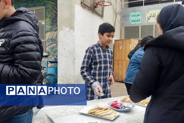 برپایی بازارچه دانش‌آموزی به‌مناسبت عید مبعث 