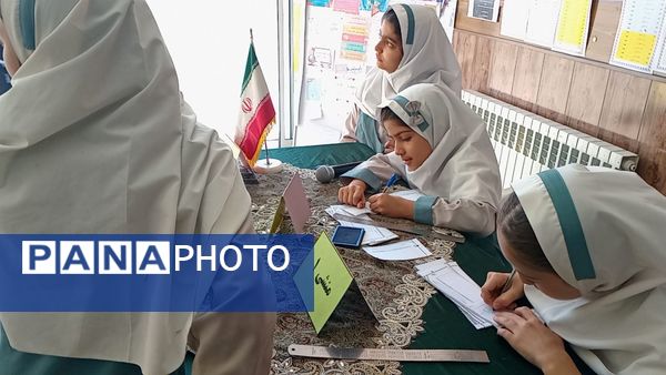 تمرین مردم سالاری در دبستان لطیفه، دانش‌آموزان پای صندوق‌های رأی رفتند