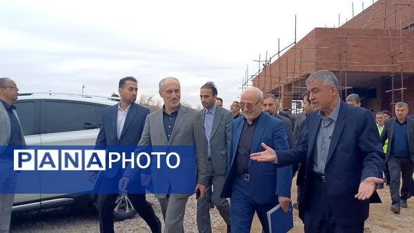 آیین کلنگ زنی صنایع پوشاک کیف و کفش در شهرک صنعتی کمشچه