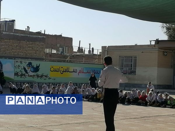 آموزش اطفاء حریق در مدرسه ناهید نخودی