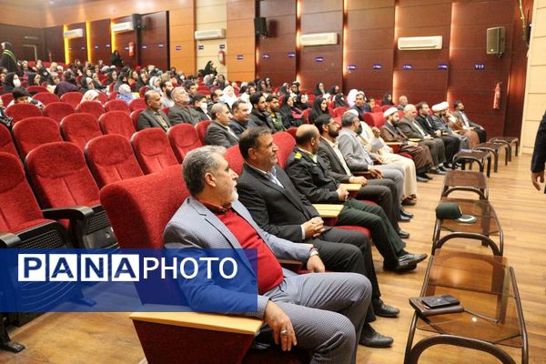 تجلیل از مقام مادر و گرامیداشت مقام حضرت فاطمه(س) در جشن روز مادر دانشگاه آزاد فیروزکوه