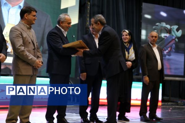 مراسم روز صنعت و معدن در تبریز