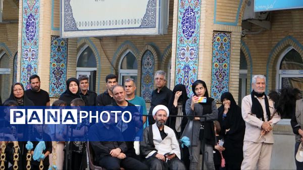 اجرای تئاتر گروه هنری موعود در آستان مقدس امامزاده بی‌بی‌سکینه صفادشت